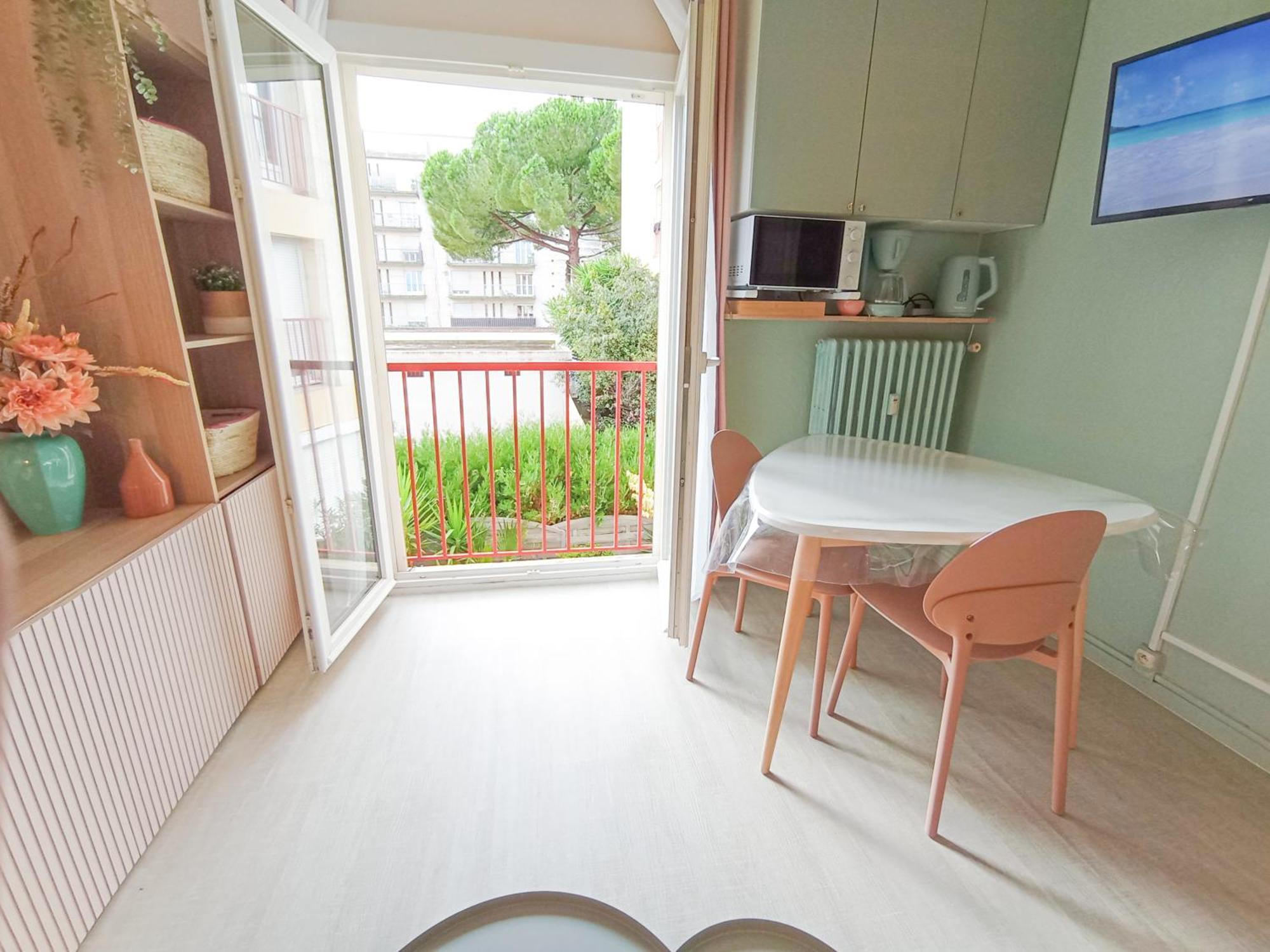 Studio 50M Tram Parking Gratuit 13Min Gare Montpellier Exterior photo